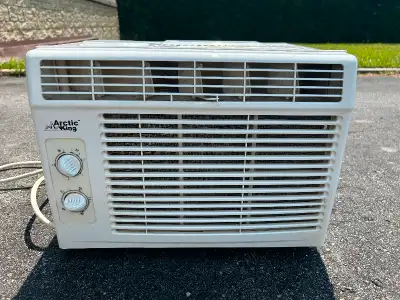 Air climatisé à vendre un été d’utilisation 5000 BTU, 185.00$ négociable