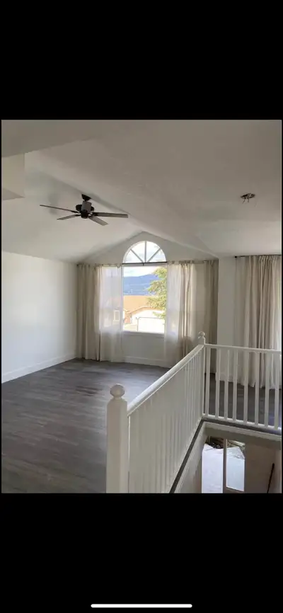 Mission Hill 3 beds 2 bath upper suite