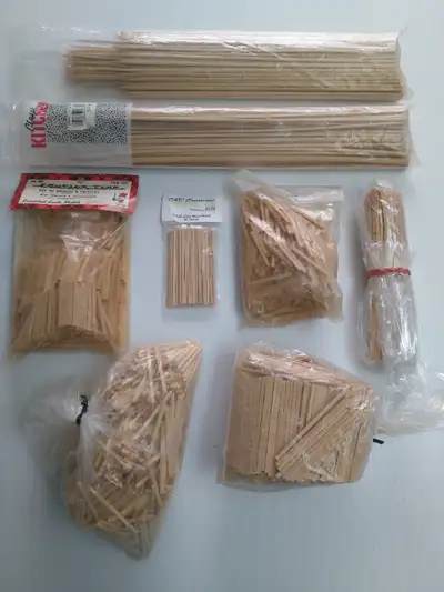 Wooden models Bridge Trestle Train station Rail road ties Model dimensional lumber ( lumber loads )...