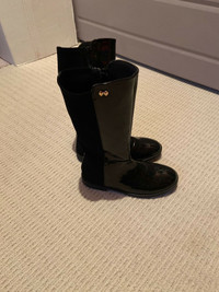 Girls patent dressy boots!