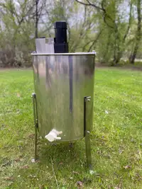 Honey Extractor - 4 frame electric