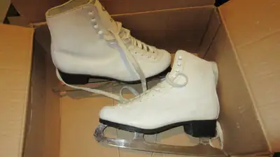 Ladies Figure Skates Size 10, View more