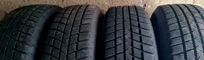 Nice Set Of 4, Low Kms Uni-Directional Goodyear Winter Command Tires 225/65/17, 5X114.3 On Clean Ste...