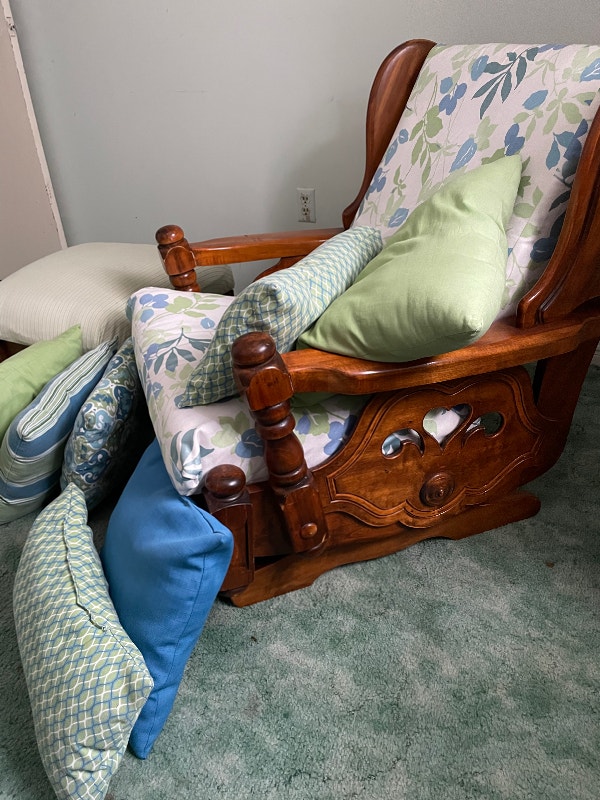 Cottage style wooden wide seat rocking chair and ottoman Chairs