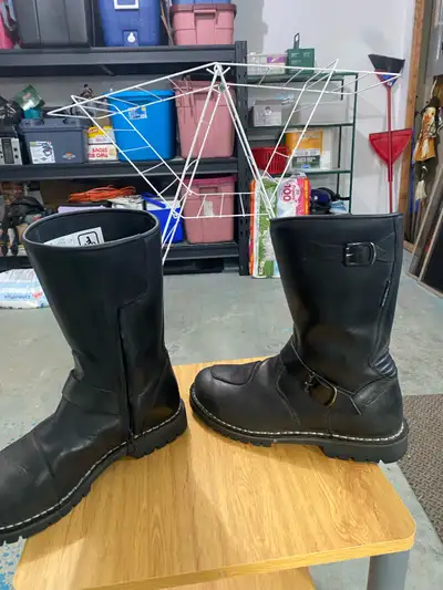 De marque TCX fuel WP boots CE approuve très propre grandeur 8,5 homme valeur avant tax chez FortNin...