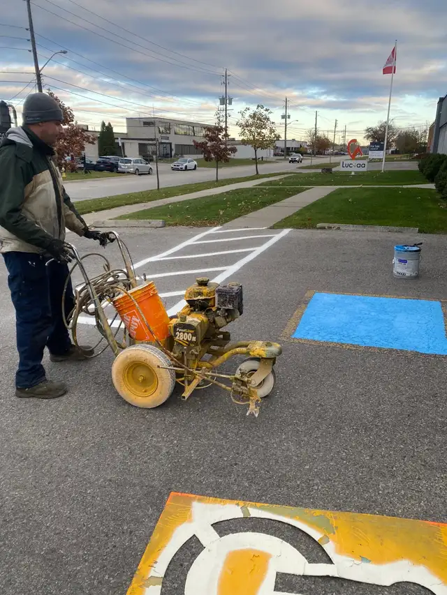 Parking Lot Sealing, Paving, Parking Lot Repair in Interlock, Paving & Driveways in Mississauga / Peel Region - Image 8