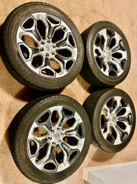 285/45R22 like brand new all season OEM Rims/Tires/sensor set