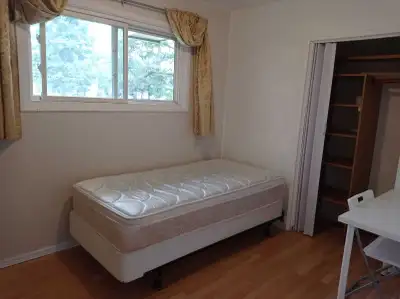 I am offering a bright, clean, and well-maintained bedroom available for rent near West Edmonton Mal...