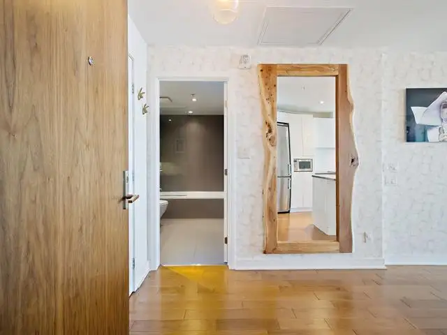 Magnifique 3 ½ + DEN Iles des Soeurs deux pas du REM $2450 in Long Term Rentals in City of Montréal - Image 11