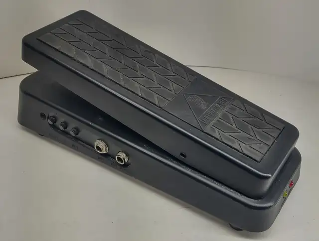 Behringer Hell Babe HB01 Wah-Wah Guitar Effects Pedal *Tested* in Amps & Pedals in Windsor Region - Image 2