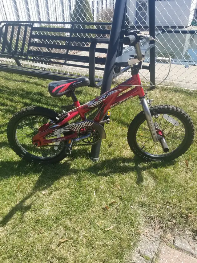 Unisex Schwin  16 inch Kids bike with training wheels in Kids in Cornwall - Image 7