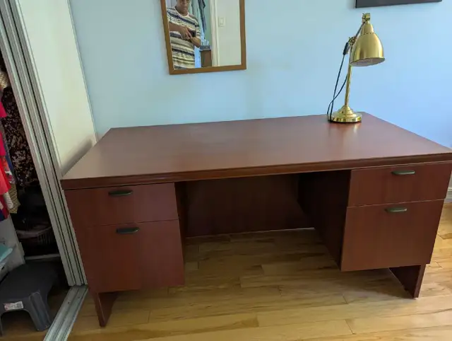 Wood Desk in Desks in Ottawa - Image 2