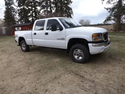2006 LBZ GMC Duramax Crewcab SLE Shortbox 4x4 All original, stock truck Fully loaded, cloth seats, C...