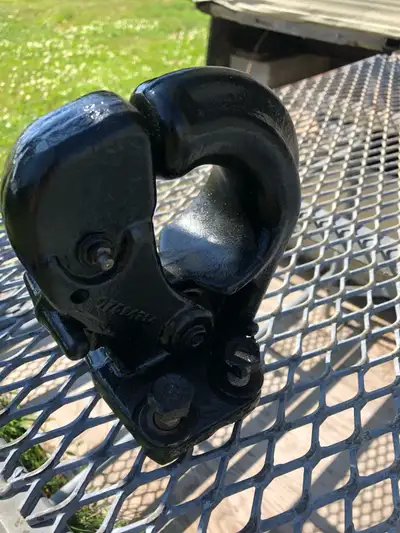 Pintle hitch available in excellent condition. $35.00