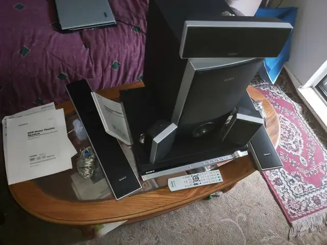 SONY HOME THEATRE SYSTEM in Stereo Systems & Home Theatre in Delta/Surrey/Langley - Image 9