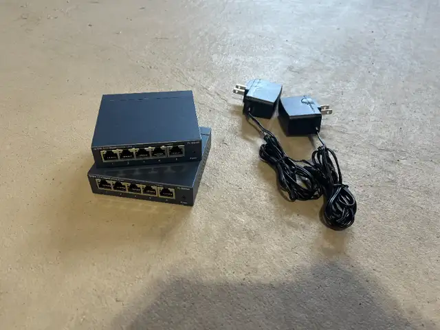 3x TP-Link TL-SG105 5 port Gigabit Switches64667460863489120