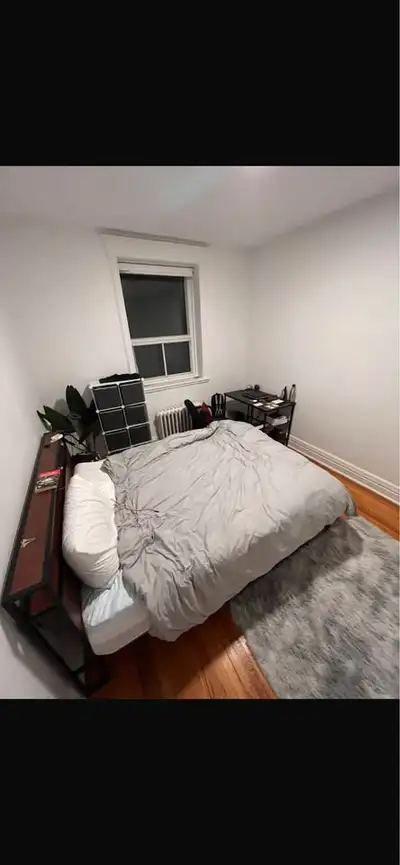 ** English will follow ** Chambre bail à céder – Édouard-Montpetit ️ Tous les meubles dans la chambr...