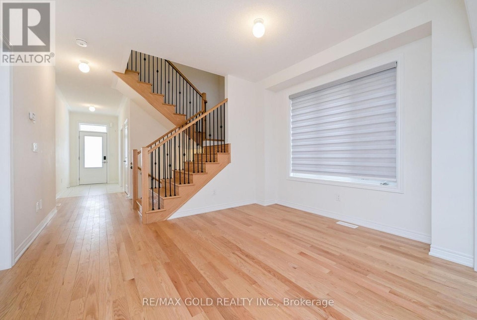 4+1 Detached Home for Rent $3,050 + Utilities 2