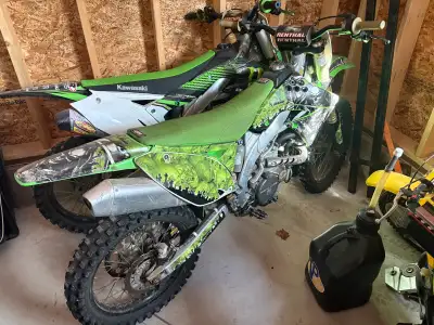 - 1999 Suzuki DS 80, has bent kick shaft but comes with new one. Bump starts easy for now and runs a...