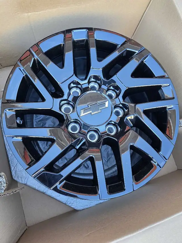 2024-2026 Chevrolet Silverado 1500 EV 18 inch Rims in Tires & Rims in Oshawa / Durham Region - Image 2