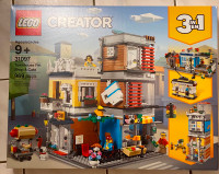 BNIB LEGO (31097) Creator - Townhouse Pet Shop and Cafe