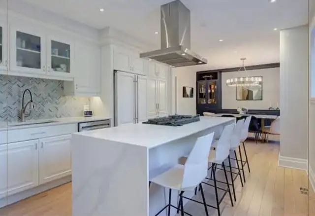 white oak flooring / plancher bois franc in Floors & Walls in City of Montréal - Image 4