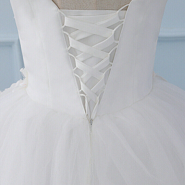 Sleeveless Wedding Dress Sweetheart Ball Gown Tulle Skirt 10 New in Women's - Dresses & Skirts in Oshawa / Durham Region - Image 4