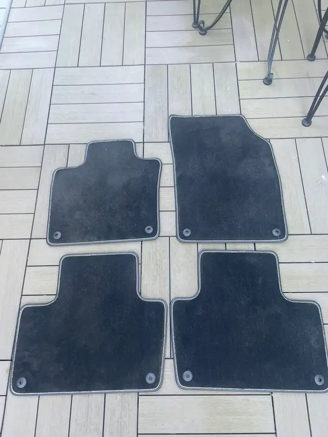 OEM Volvo XC90 Floor Mats, Set of 4, Charcoal64722635288578120