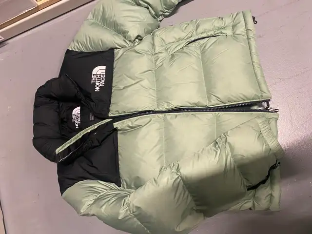 North Face jacket in Women's - Tops & Outerwear in Delta/Surrey/Langley - Image 2