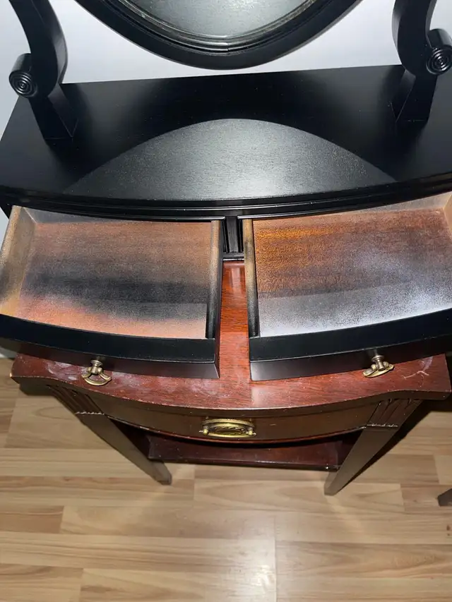 vintage tabletop vanity with swivel mirror in Home Décor & Accents in Calgary - Image 5