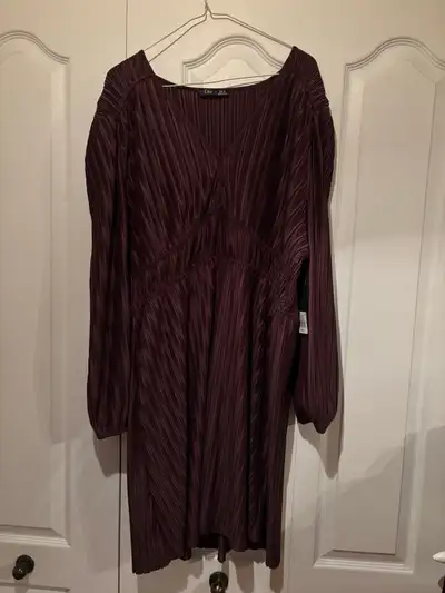 Brown dress from La Bay.  Size 2X. Still with tag!, View more