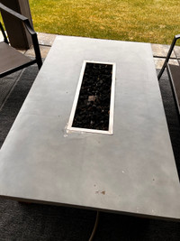 Natural gas fire table for patio