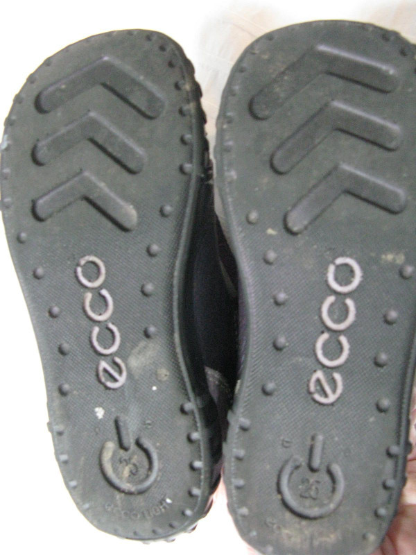 chaussures fille Ecco taille 25 enfant dans Enfants et jeunesse  à Longueuil/Rive Sud - Image 4