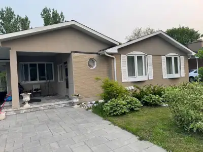 FURNISHED ROOM FOR RENT IDEAL TO ALGONQUIN COLLEGE & CARLETON U STUDENTS & ALSO TO YOUNG SINGLE WORK...