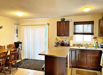 1 Rooms for Rent – Available May 1 1 large Master bedroom available for rent from April 1st in a tow...