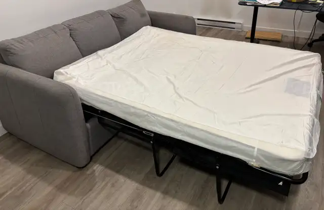 Divan lit / Sofa-bed in Beds & Mattresses in Laval / North Shore - Image 4