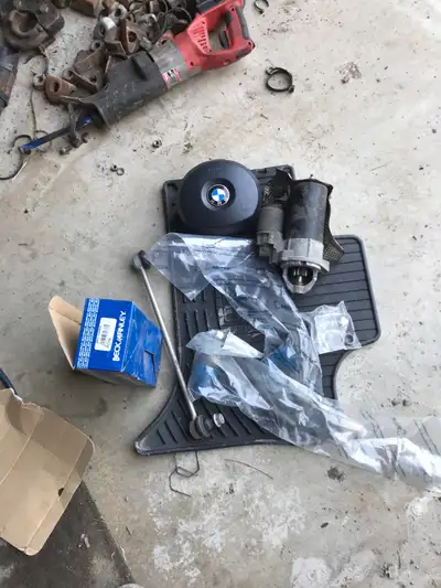 Drivers air bag, 2 outer tie rods, 1 frt stabiles link, starter. SUV is gone. Call or text. 705 561...