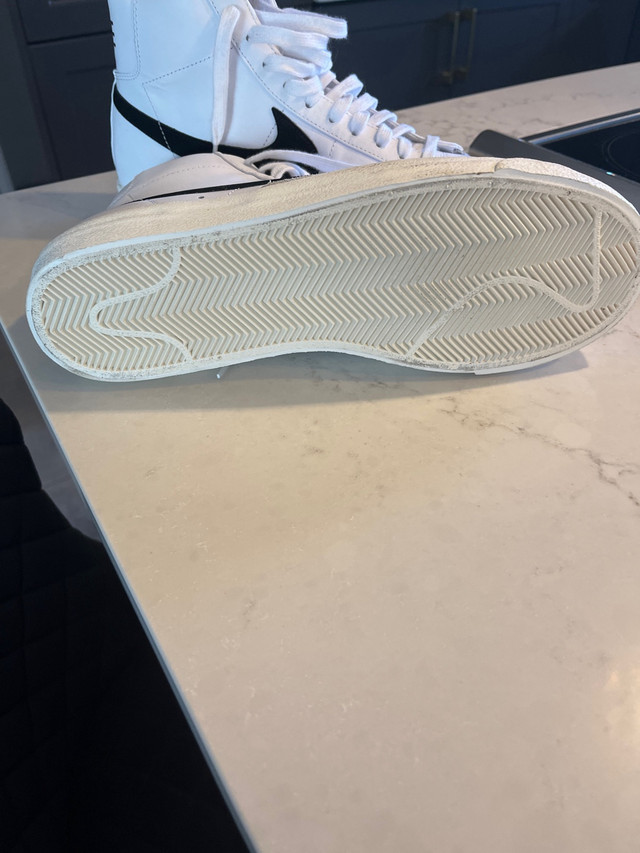 Nike Blazer size 9.5  dans Chaussures pour hommes  à Longueuil/Rive Sud - Image 2