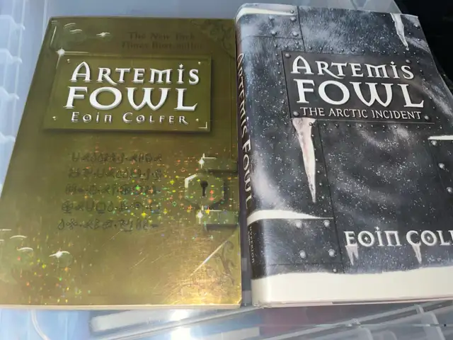 Artemis fowl chapter books  in Children & Young Adult in City of Montréal - Image 2