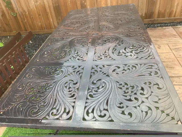 Cast iron aluminum outdoor patio set-9 pces in Patio & Garden Furniture in Mississauga / Peel Region - Image 11