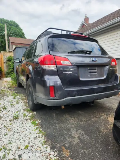 2011 subaru outback. Engine rebuilt 2 years ago. Winter tires on rims All season tires on rims 2 key...