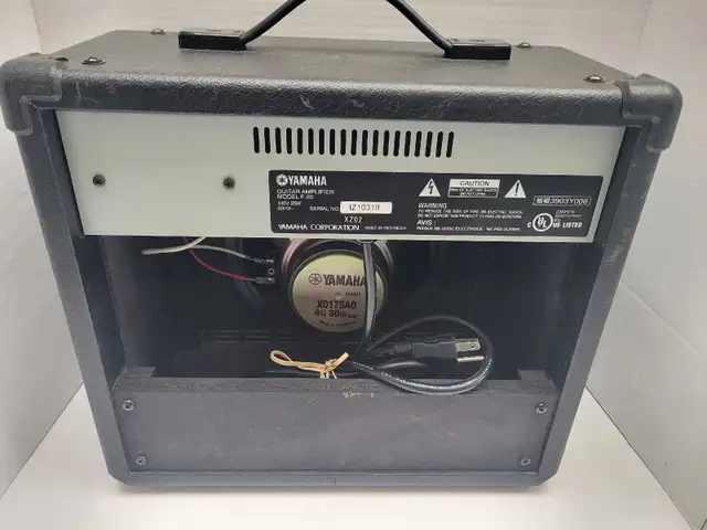 Yamaha F-20 Guitar Amp  in Amps & Pedals in City of Toronto - Image 4