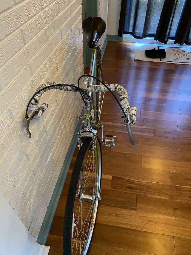 Vélo Torpado vintage remis à neuf 23 1/4” (59cm) in Cruiser, Commuter & Hybrid in Laval / North Shore - Image 3