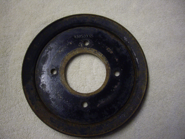 1971-81 Pontiac single groove crank pulley for A/C equipped cars in Engine & Engine Parts in Winnipeg