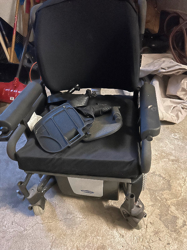 Invacare power chair tdxsp in Health & Special Needs in Markham / York Region - Image 2