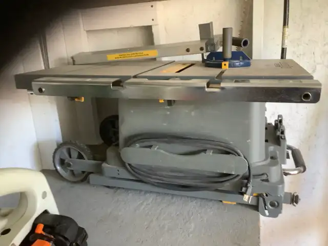 table saw in Power Tools in Medicine Hat - Image 2