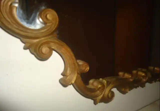 Vintage Victorian Wall Mirror - Dark Gold by Syroco in Home Décor & Accents in City of Toronto - Image 4