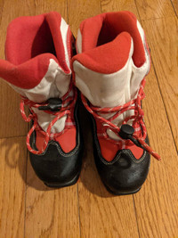 Junior cross country (classic) skis boots, size 35