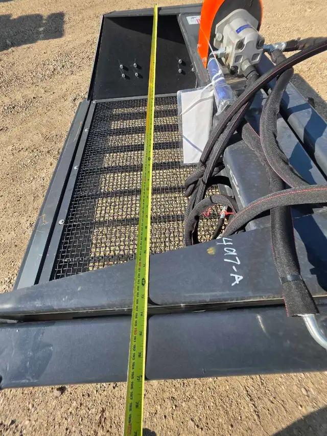 NEW - 72" Screening Bucket - Heavy Duty514890391209256961