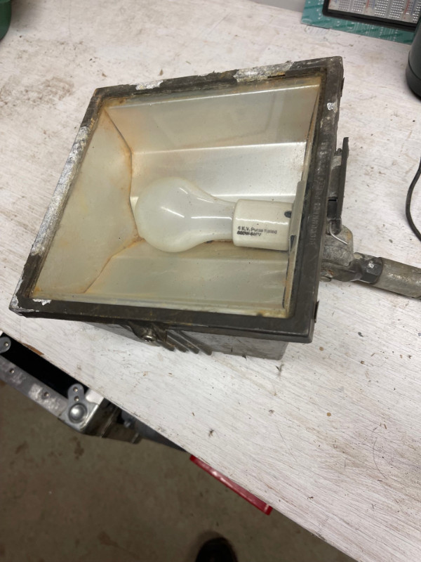 110 VOLT YARD LIGHT ASSEMBLY #V0781 in Outdoor Lighting in Edmonton